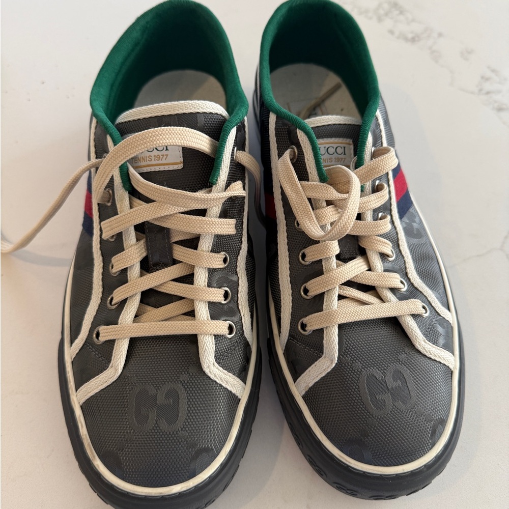 Gucci Sneakers in Gray with Green and Red Accents